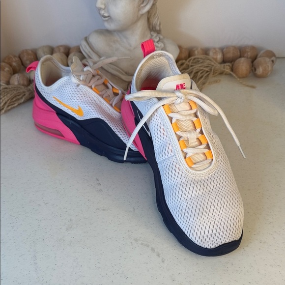 Nike Air Max Motion 2 Womens Athletic Running Shoes White Pink Yellow Blue Sz 6 - Picture 12 of 14